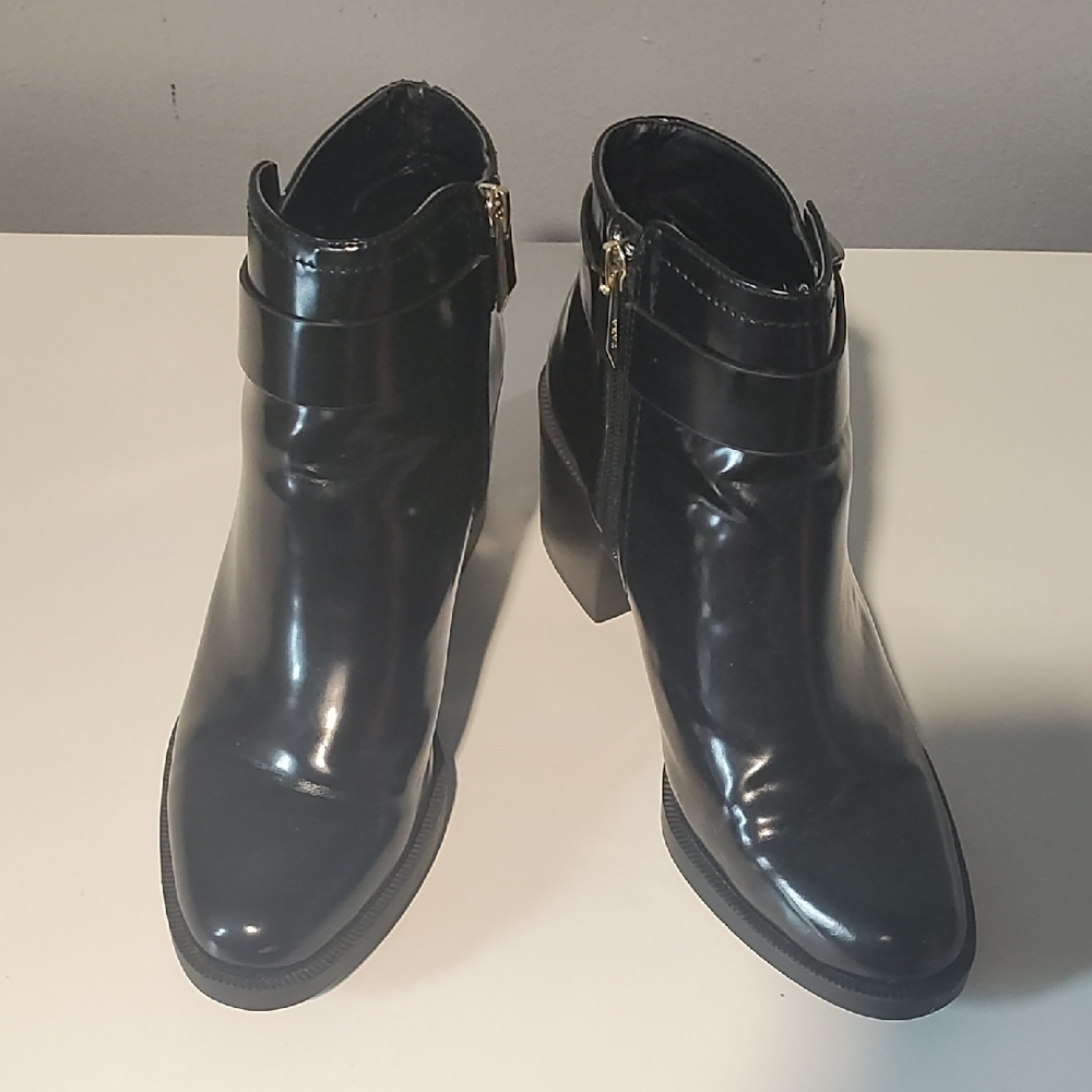 Zara Trafaluc Black Patent Leather Ankle Boots In A Size 10 ,  41